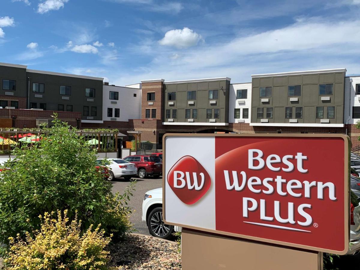 里弗福尔斯丽笙酒店 River Falls 外观 照片