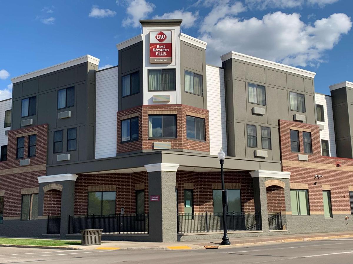 里弗福尔斯丽笙酒店 River Falls 外观 照片